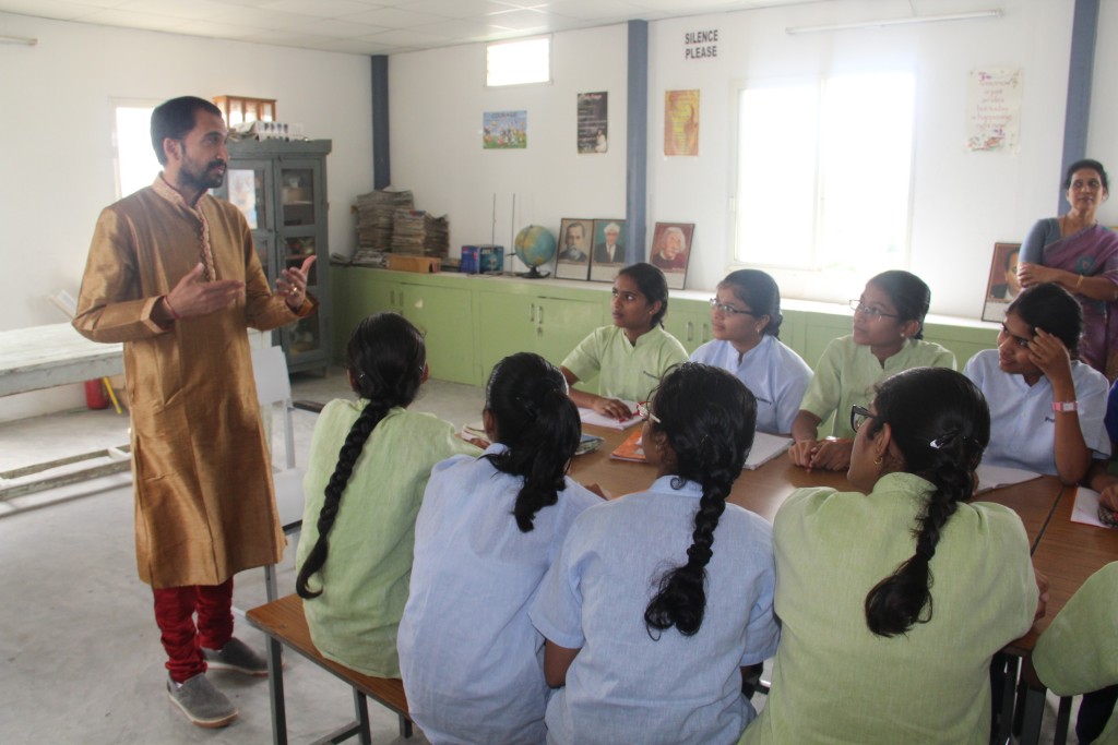 Dr Bal Reddy talking to the stduents